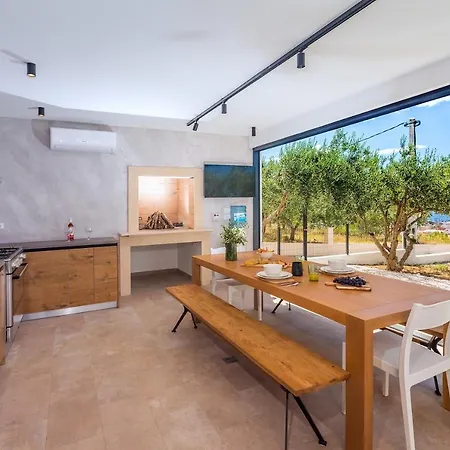 Villa Luxurius Aria With Heated 45sqm Pool, Jacuzzi And Seaview *