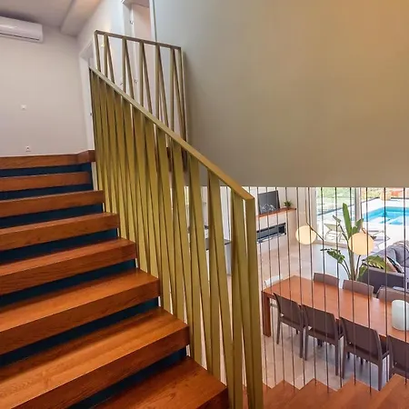 Luxurius Aria With Heated 45sqm Pool, Jacuzzi And Seaview Villa