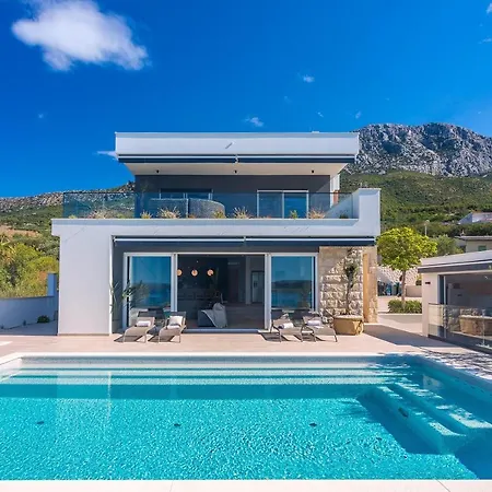 Luxurius Aria With Heated 45sqm Pool, Jacuzzi And Seaview *