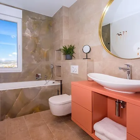 Luxurius Aria With Heated 45sqm Pool, Jacuzzi And Seaview