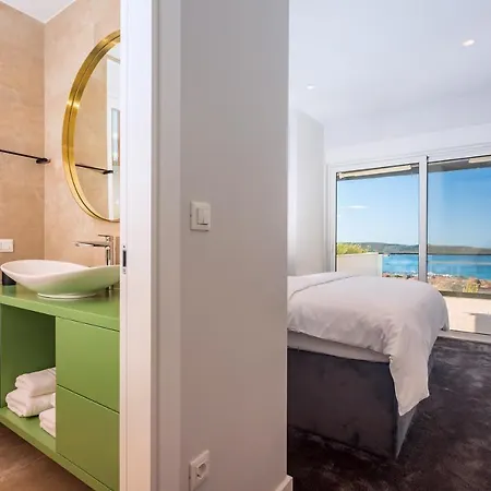 Luxurius Aria With Heated 45sqm Pool, Jacuzzi And Seaview *