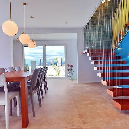 Luxurius Aria With Heated 45sqm Pool, Jacuzzi And Seaview
