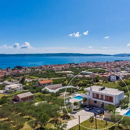 Villa Luxurius Aria With Heated 45sqm Pool, Jacuzzi And Seaview