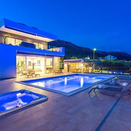 Villa Luxurius Aria With Heated 45sqm Pool, Jacuzzi And Seaview *