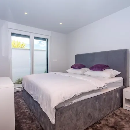 Luxurius Aria With Heated 45sqm Pool, Jacuzzi And Seaview *