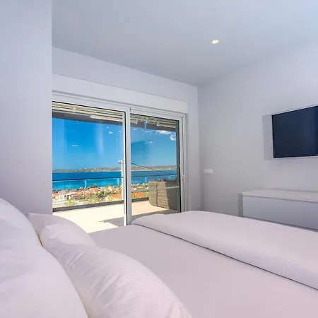 Luxurius Aria With Heated 45sqm Pool, Jacuzzi And Seaview * Kaštela