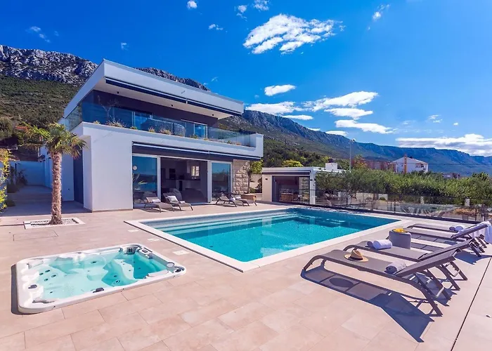 Luxurius Aria With Heated 45sqm Pool, Jacuzzi And Seaview