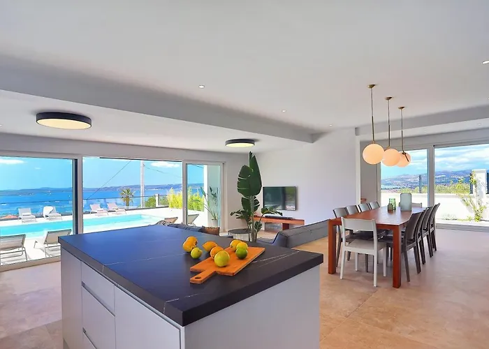 וילה Luxurius Aria With Heated 45sqm Pool, Jacuzzi And Seaview *