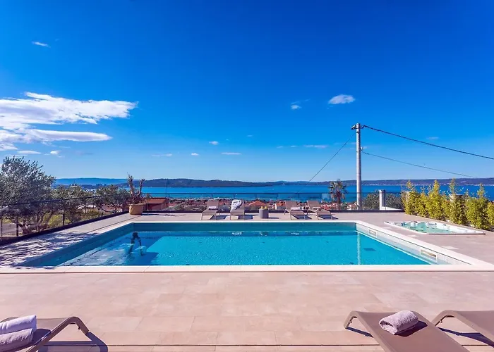 Luxurius Aria With Heated 45sqm Pool, Jacuzzi And Seaview וילה *