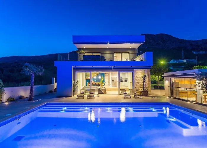 Luxurius Aria With Heated 45sqm Pool, Jacuzzi And Seaview *