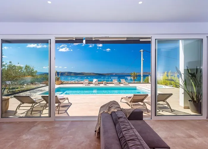 Luxurius Aria With Heated 45sqm Pool, Jacuzzi And Seaview וילה *