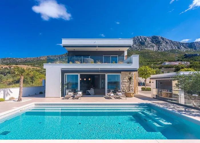 Luxurius Aria With Heated 45sqm Pool, Jacuzzi And Seaview *