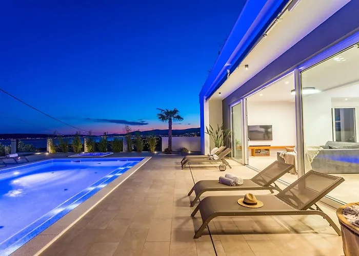 Luxurius Aria With Heated 45sqm Pool, Jacuzzi And Seaview *