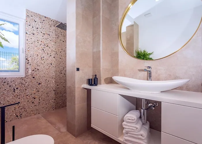 Luxurius Aria With Heated 45sqm Pool, Jacuzzi And Seaview * Kaštela