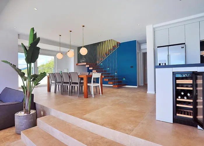 Luxurius Aria With Heated 45sqm Pool, Jacuzzi And Seaview