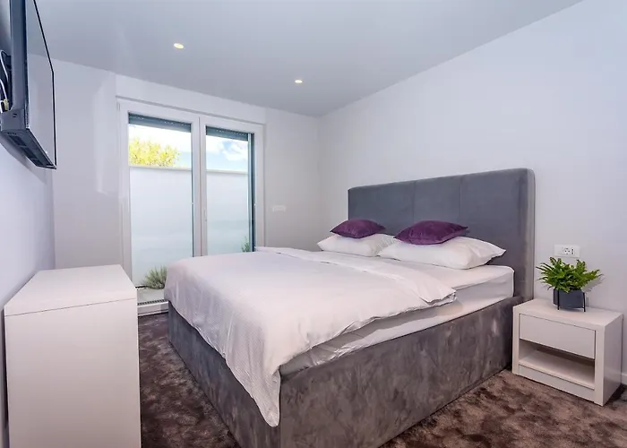 Luxurius Aria With Heated 45sqm Pool, Jacuzzi And Seaview *